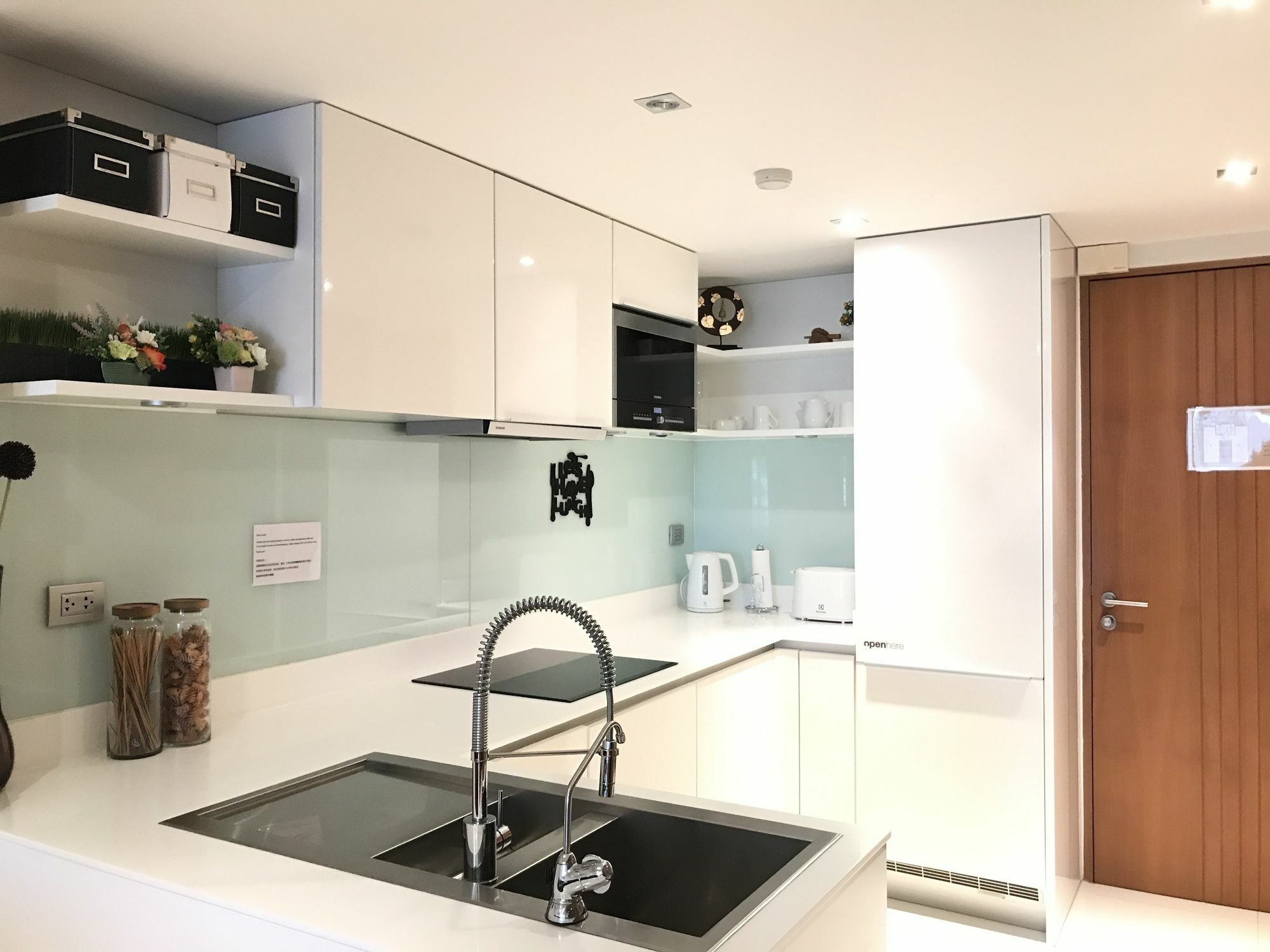 The Privilege Residence Patong Экстерьер фото
